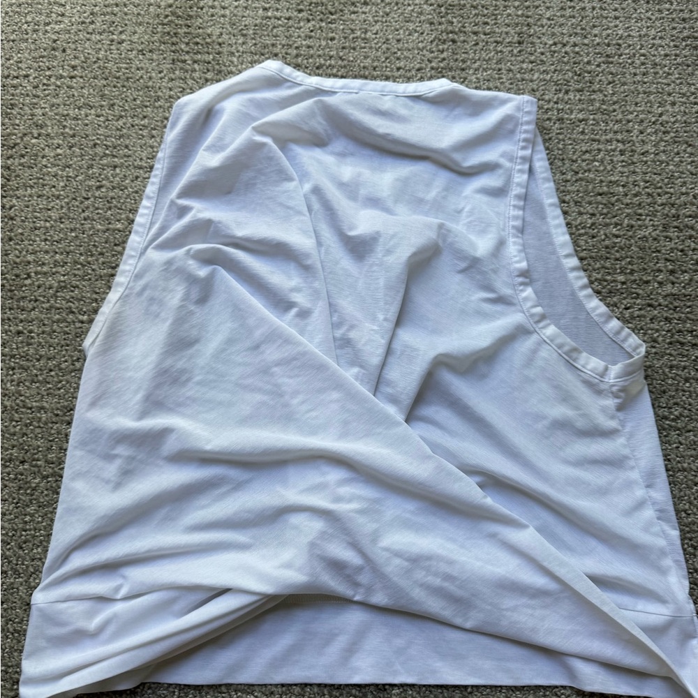 Vuori White cropped Tank - Picture 5 of 5